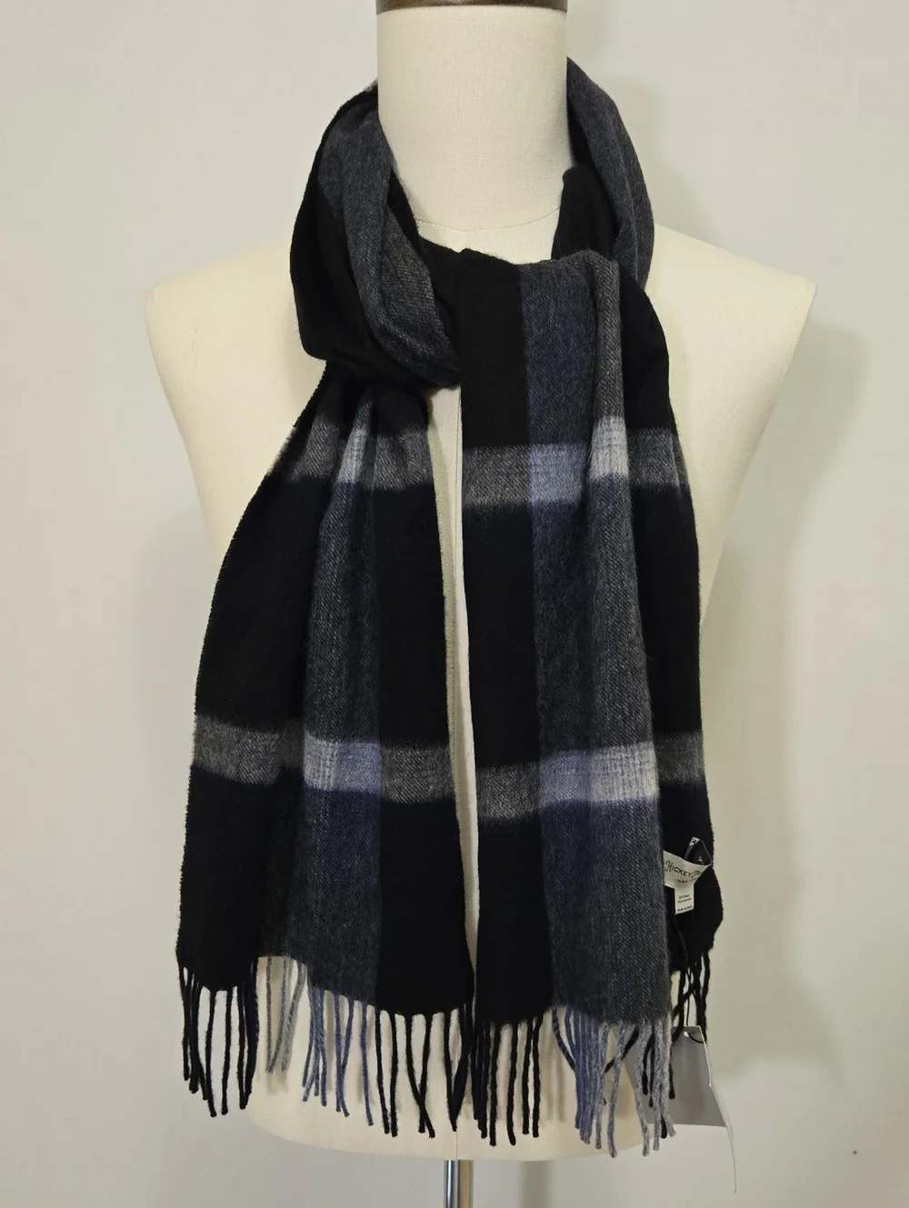 Hickey Freeman Plaid Cashmere and Wool Fringe Scarf Mens Black Gray Blue